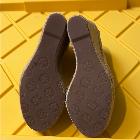 Tory Burch Women's Wedge Sandals in Gold - Picture 5 of 6